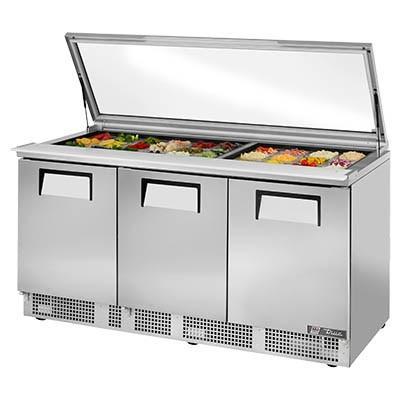 Mesa para preparación de sándwiches/ensaladas de 72" y 3 secciones - Tapa plana de vidrio con base refrigerada, 6 estantes, 115 V