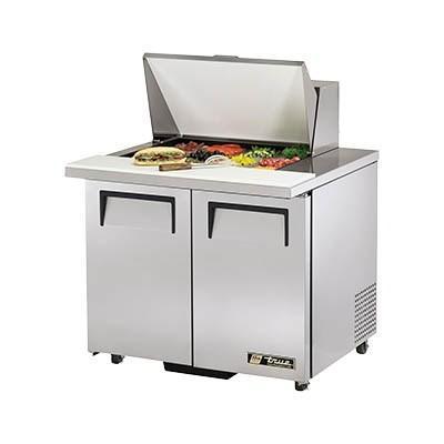 True TSSU-36-12M-B-ADA-HC Mesa de preparación para sándwiches/ensaladas de 36" con base refrigerada, compatible con ADA, 115v