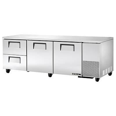 True TUC-93D-2-HC Refrigerador bajo encimera de 30,9 pies cúbicos con 3 secciones, 2 puertas y 2 cajones, 115 V